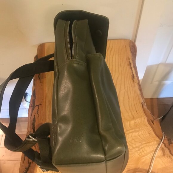 Matt & Nat Paxx backpack - olive green - Picture 9 of 10